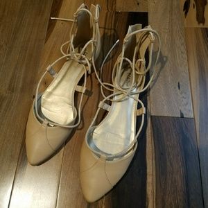 🌟BCBG Beige Flats